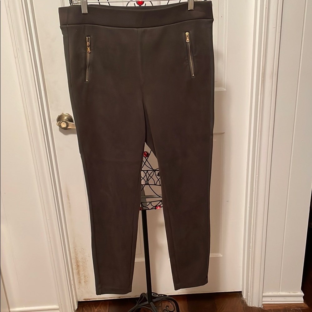 🚜🚜🚜BOGOHO🚜🚜🚜Chic Army Green Faux Suede Pants with Gold Zipper Accents